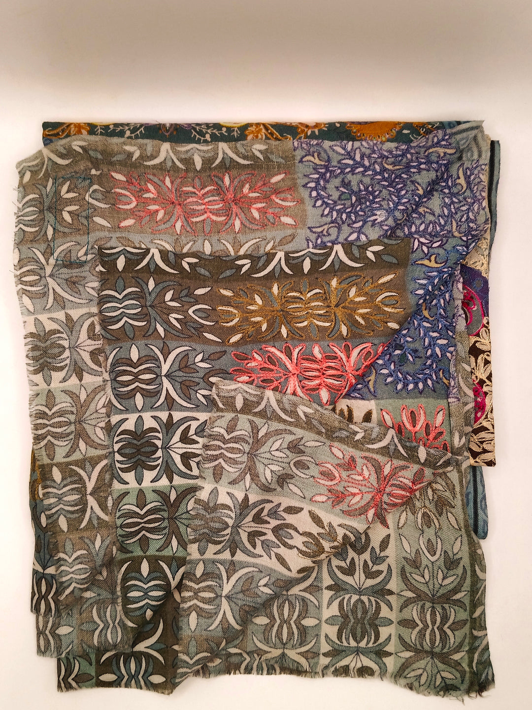 Kalmkar Shawl With Machine Ari Work