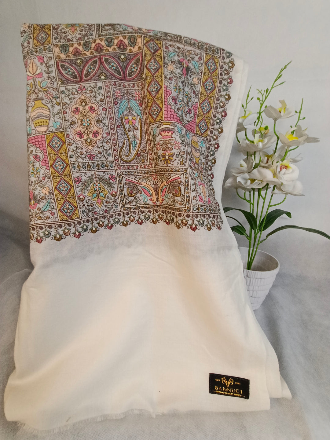 Premium Quality Extremely Soft Hand Embriodered Sozni Sui Jama Pashmina Shawl