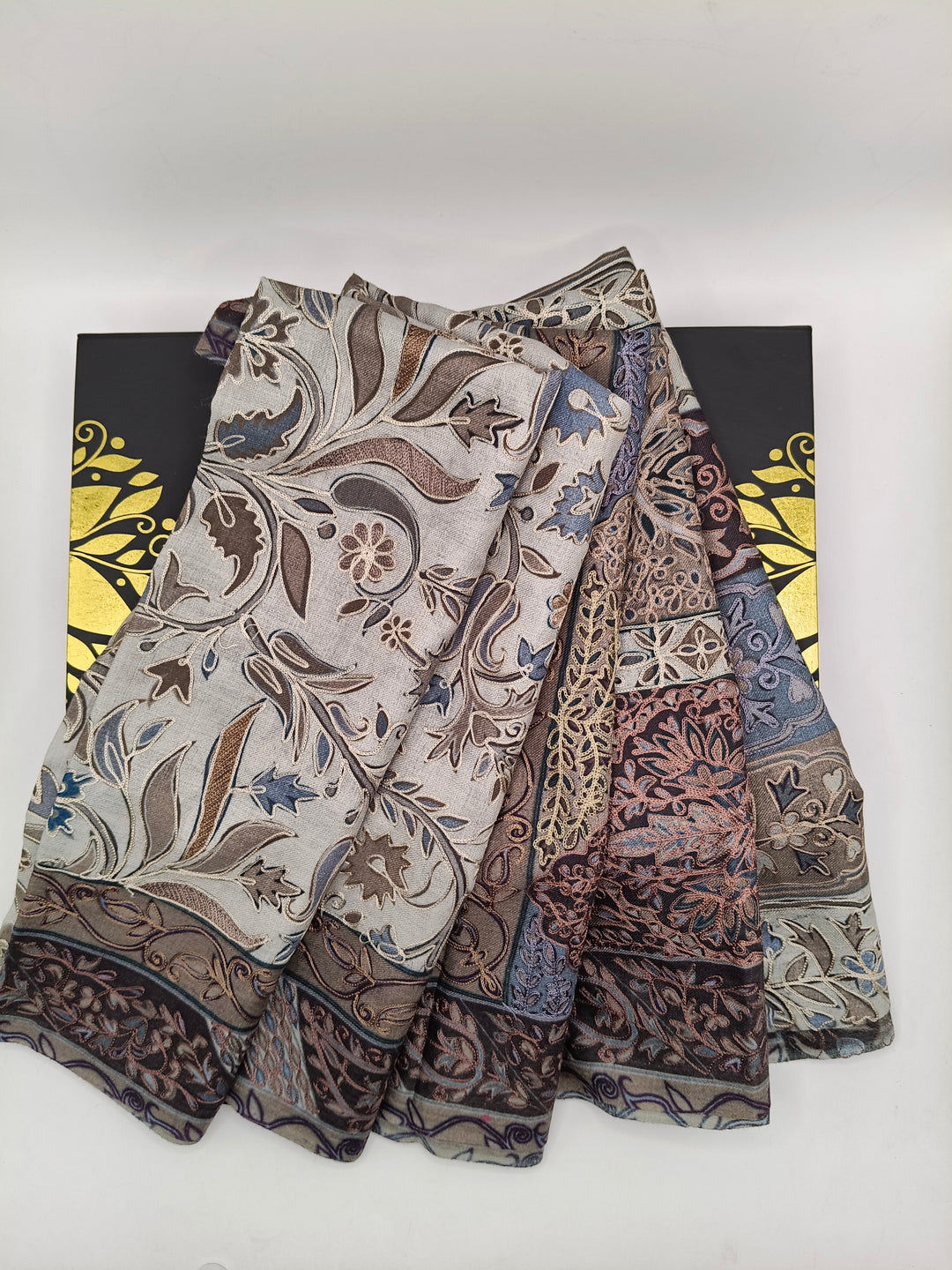 Premium Quality Kalmkar Shawl With Machine Ari Work