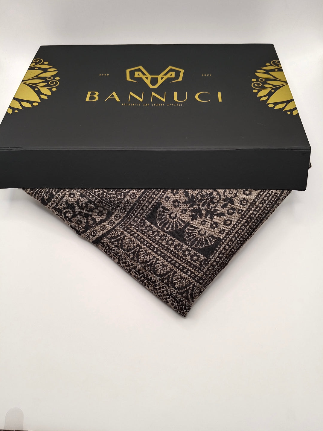 Extremely Soft Pashmina Kani Shawl With Khadi Pattern