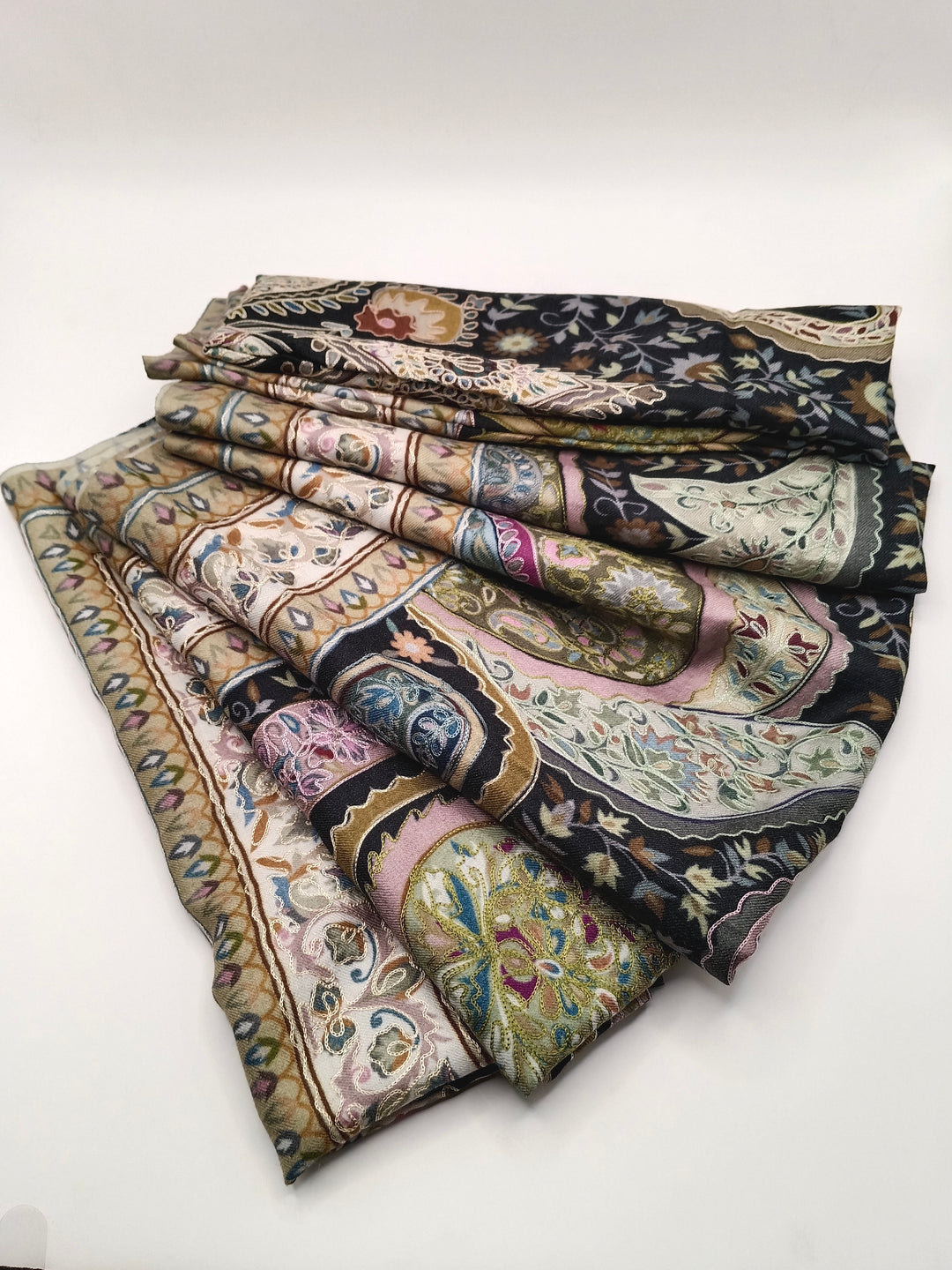 Premium Quality Kalmkar Shawl With Machine Ari Work